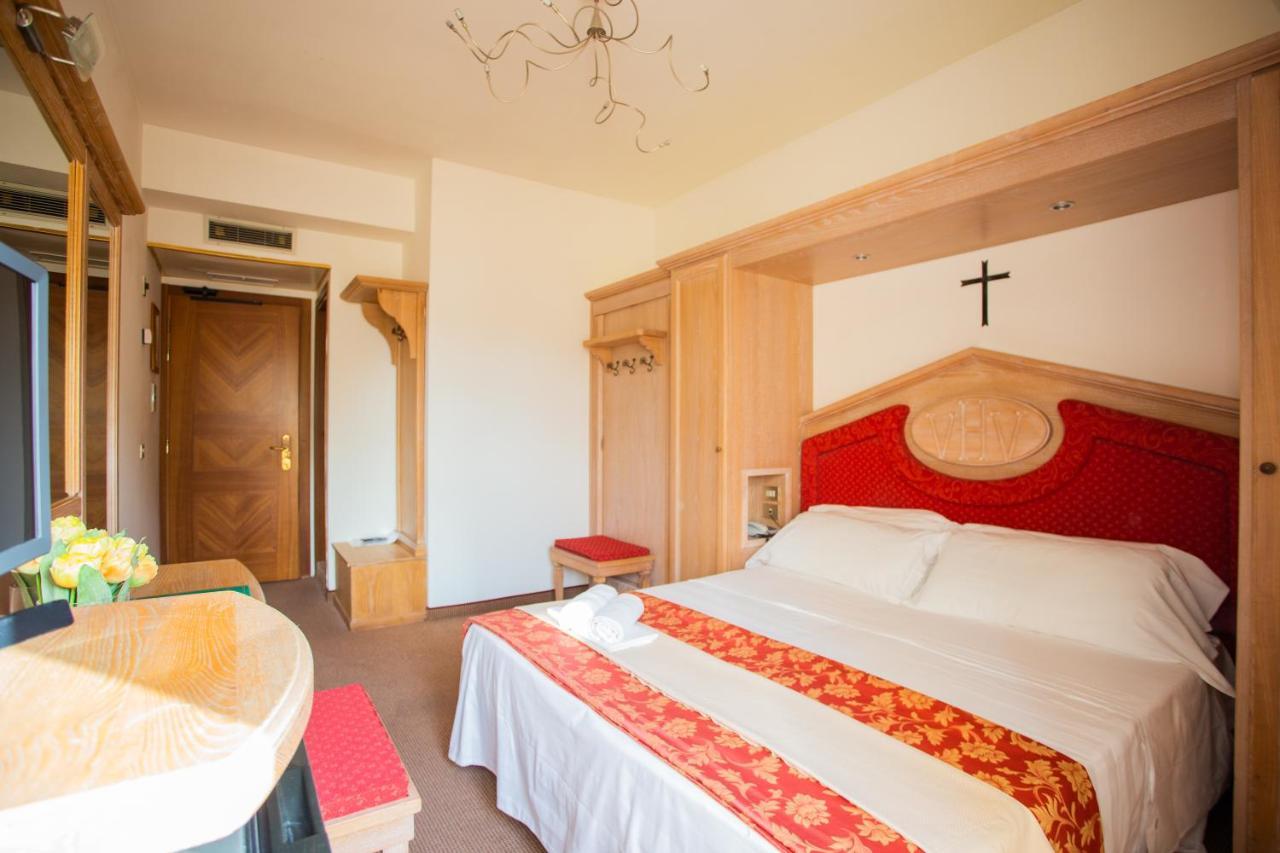 Hotel Villa Verde Rivotorto Buitenkant foto