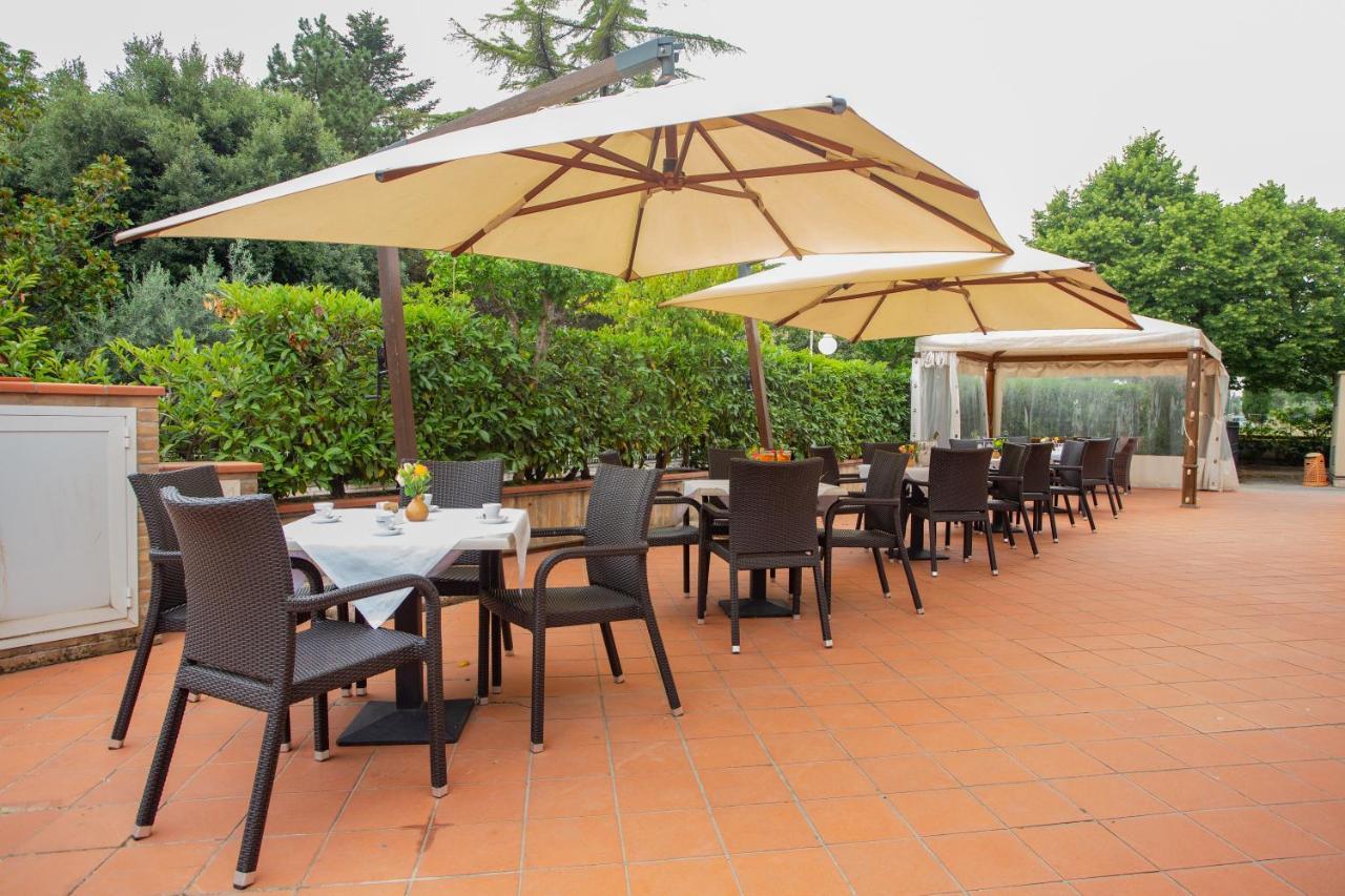Hotel Villa Verde Rivotorto Buitenkant foto