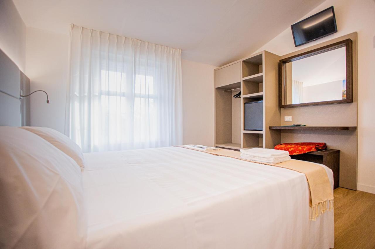 Hotel Villa Verde Rivotorto Buitenkant foto